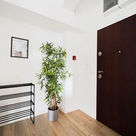 Center - 3 - New Building - Private Parking Place - Garage Breslavia