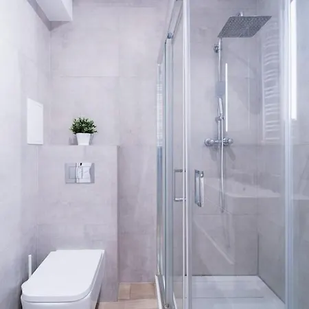 Apartament Center - 3 - New Building - Private Parking Place - Garage *